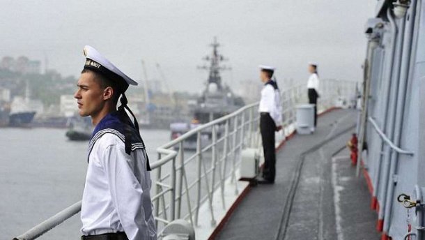 молодые моряки 