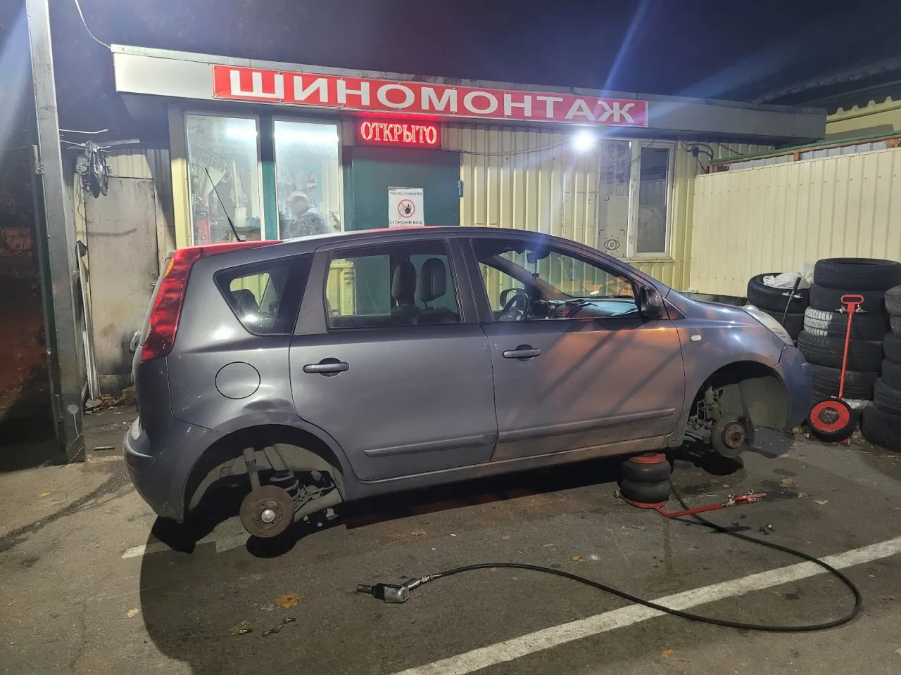 Шиномонтаж на Лобановського