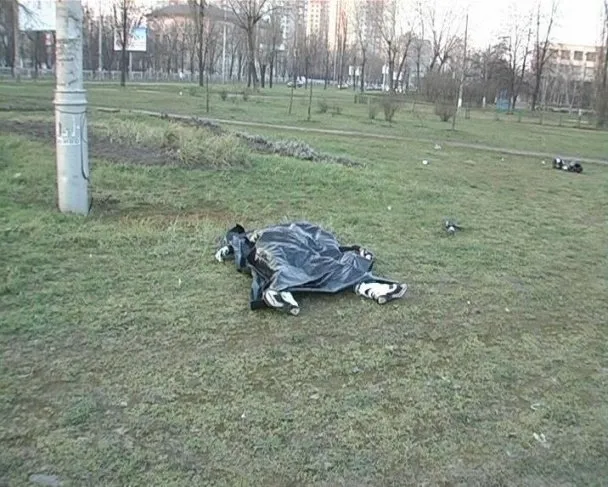 У Києві молода пара розбилася на спортивному мотоциклі (Фоторепортаж) — фото 2
