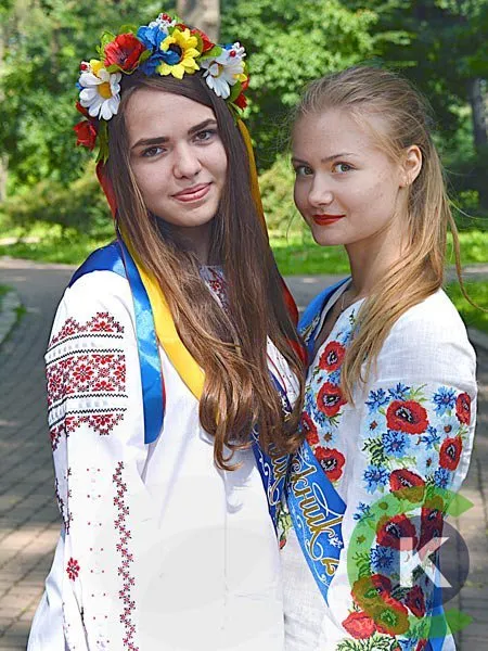 Центр Києва «захоплюють» випускники (Фото) — фото 4