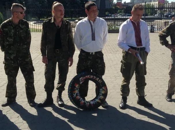 Кличкові подарували шину, а той у відповідь - боксерські рукавички (Фоторепортаж) + (Відео) — фото 4
