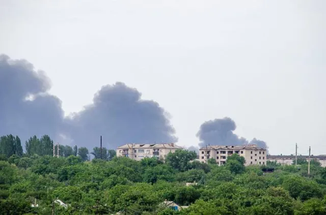 В Донецькій області було збито пасажирський літак, на борту було 295 людей (Відео) (Оновлюється) — фото 1