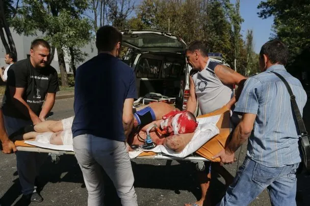 У Донецьку жертвами обстрілів стали 11 мирних жителів (Фото) — фото 2